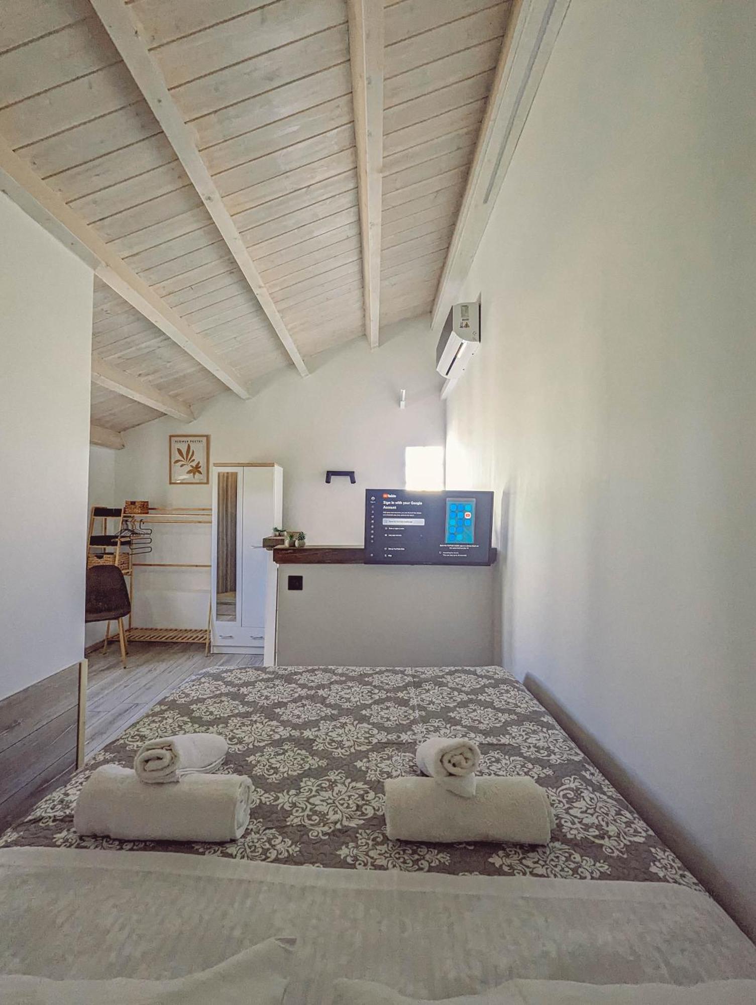 Ionian Pearl Apartments And Suites Corfu  Buitenkant foto